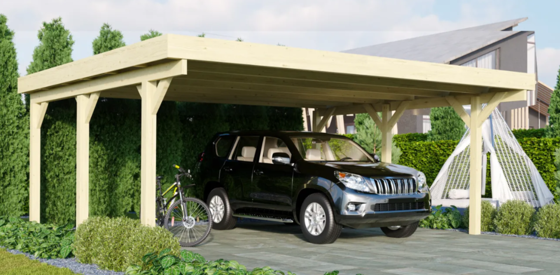 Ein schwarzes Auto und ein gelbes Fahrrad stehen unter einem Doppelcarport aus Holz.