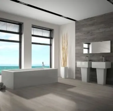 Badezimmer mit großen Fenstern, zwei Waschbecken und Vinylboden in Fliesenoptik in neutralen Tönen.