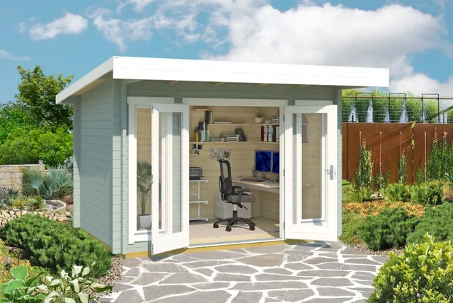 Ein modernes Gartenbüro mit hellem Holz, großen Fenstern und einem Kiesweg.