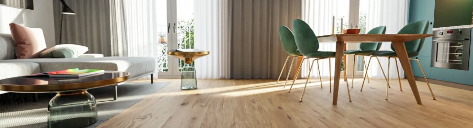 Wohnzimmer mit passenden Parkettboden. Möbel, Wand und Deko sind harmonisch miteinander abgestimmt.
