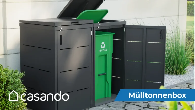 Schwarze Mülltonnenbox für den Außenbereich, in der sich eine grüne Recycling-Tonne mit dem Casando-Logo in der Nähe befindet.