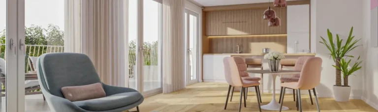 Wohn Essbereich mit rosa Stühlen, großen Fenstern und hellem Holzfußboden