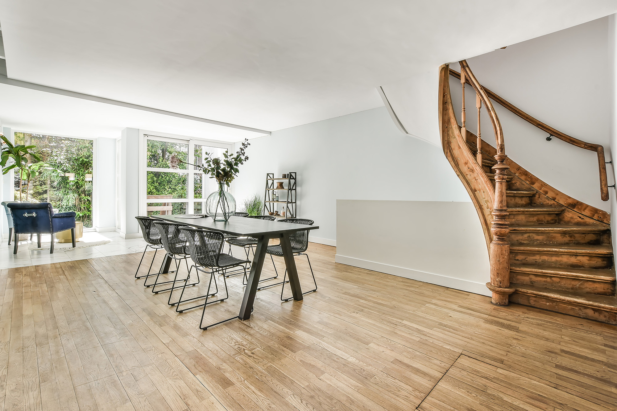 Vinylboden im Essbereich braun