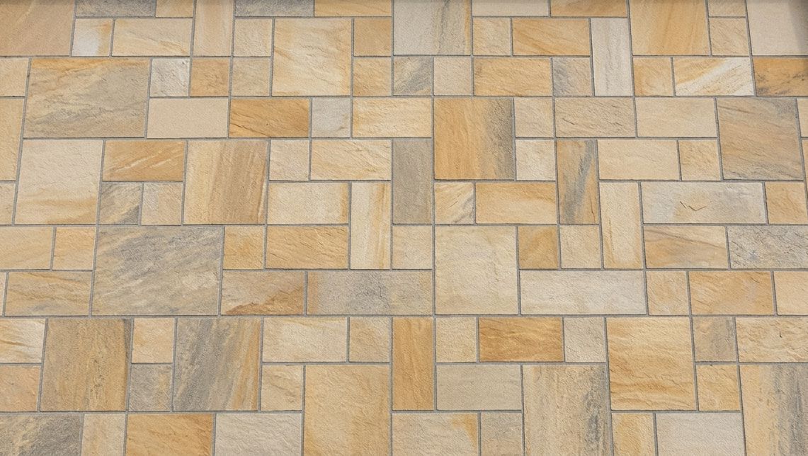 Terrassenplatten im Römischenverband verlegt