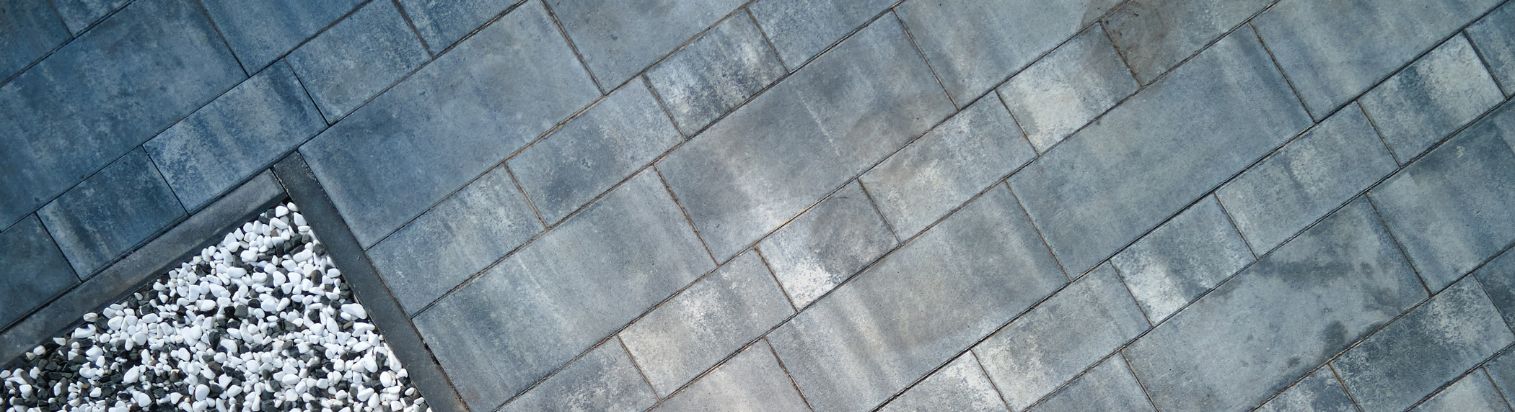 Terrassenplatten in grau von oben